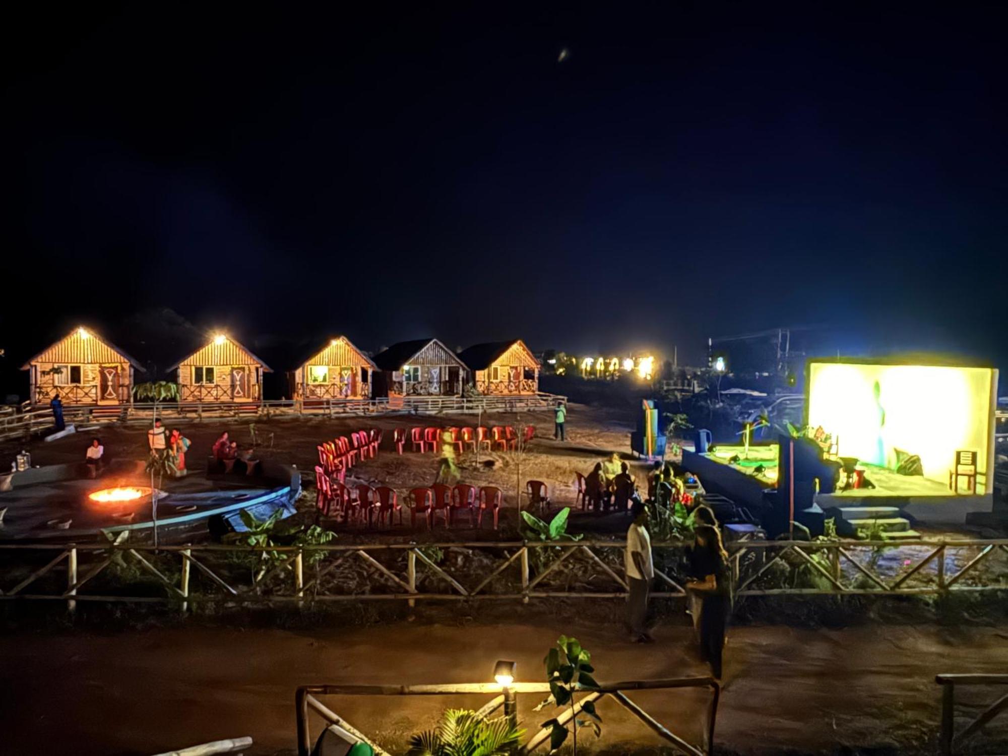 Mowgli'S Cafe Hampi & Guest House ภายนอก รูปภาพ